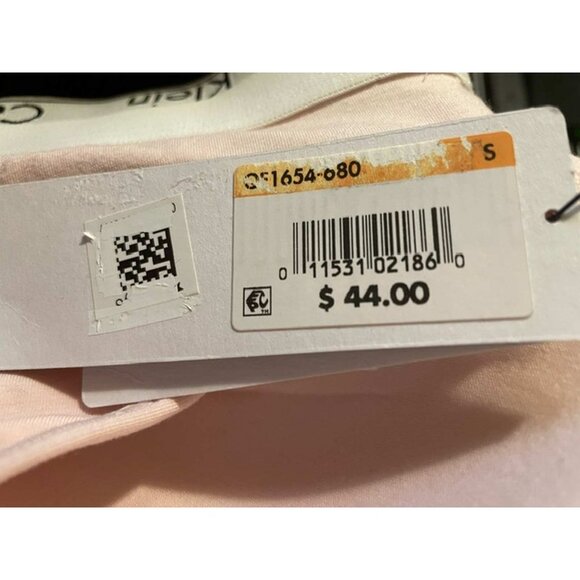 a.n.a. Gingham Top Size OX, 14-16W (2323) - Picture 6 of 6